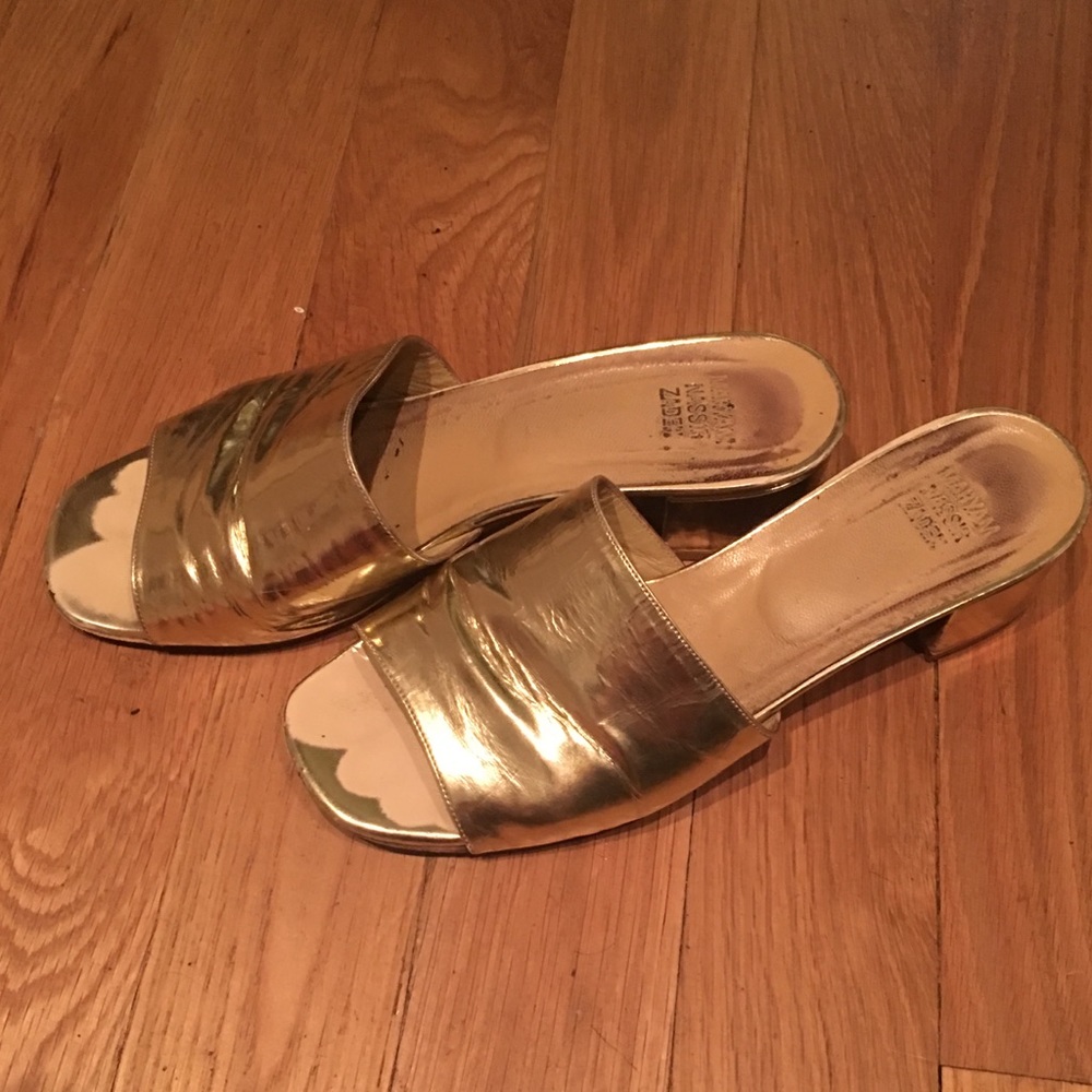 MNZ - Gold Patent. Recently reinforced sole.